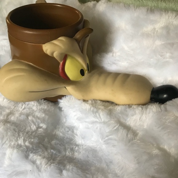 Rare 1993 Warner Brothers Roadrunner Cup - Picture 7 of 7